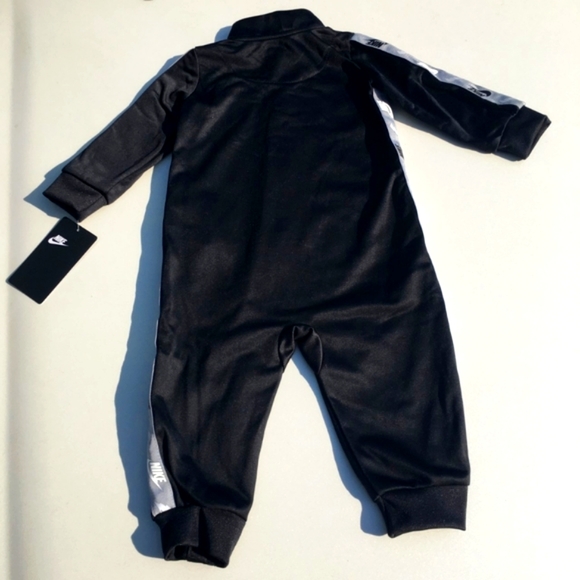 NIKE One Piece Tracksuit / Jumpsuit Size 12 Months Black - Picture 2 of 6